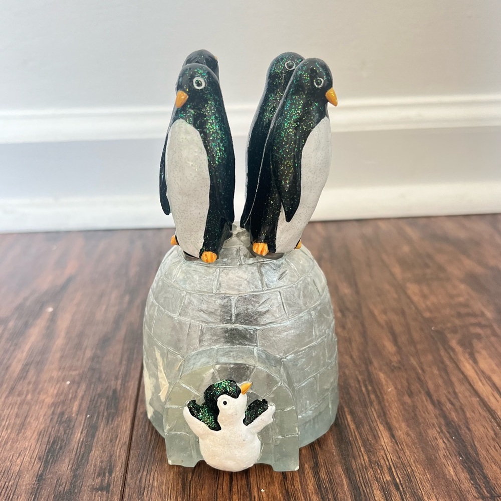 Boston warehouse penguin set of butter knives in igloo holder